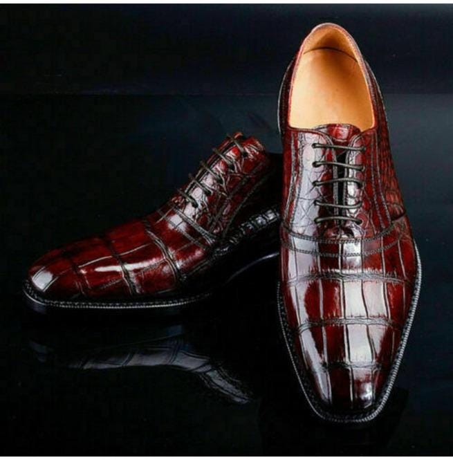 Elegant Men Maroon Lace Up Crocodile Texture Leather Almond Toe Shoes